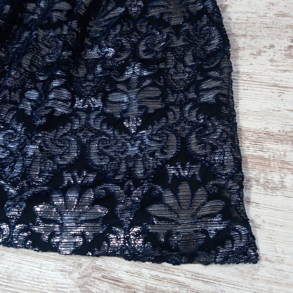 Painted Heart Chic Sparkly Lacey Patterned Lined Women's Skirt - Picture 4 of 16